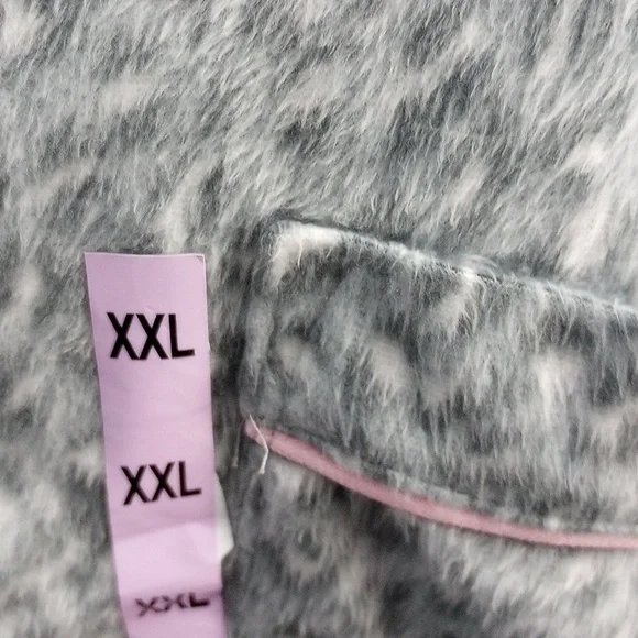 Ellen Tracy Gray Animal Print Top with Pink Accents Pajama Set Size XXL NWT - Picture 3 of 7